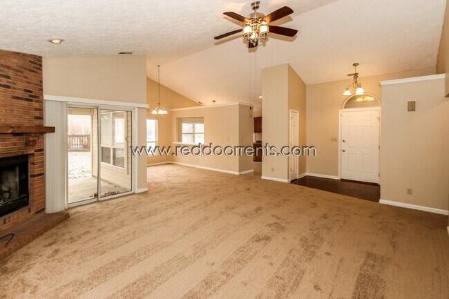 Foto del edificio - Coming Soon! - Beautiful 3-Bedroom, 2-Bath...