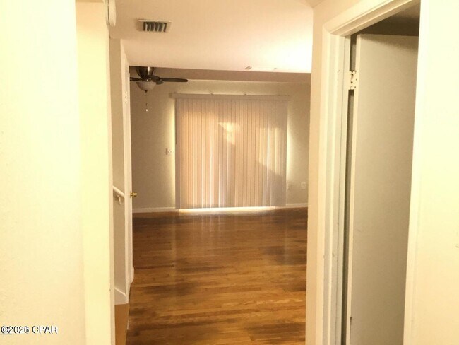 Foto del edificio - 1025 W 19th St