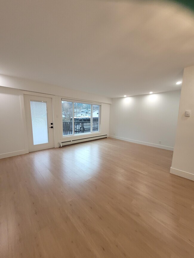 18121810 10 Ave E, Prince Rupert, BC V8J 2X6 Townhouse for Rent in