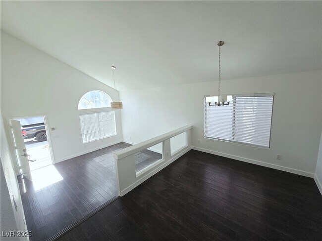 Foto del edificio - 8528 W Gilmore Ave