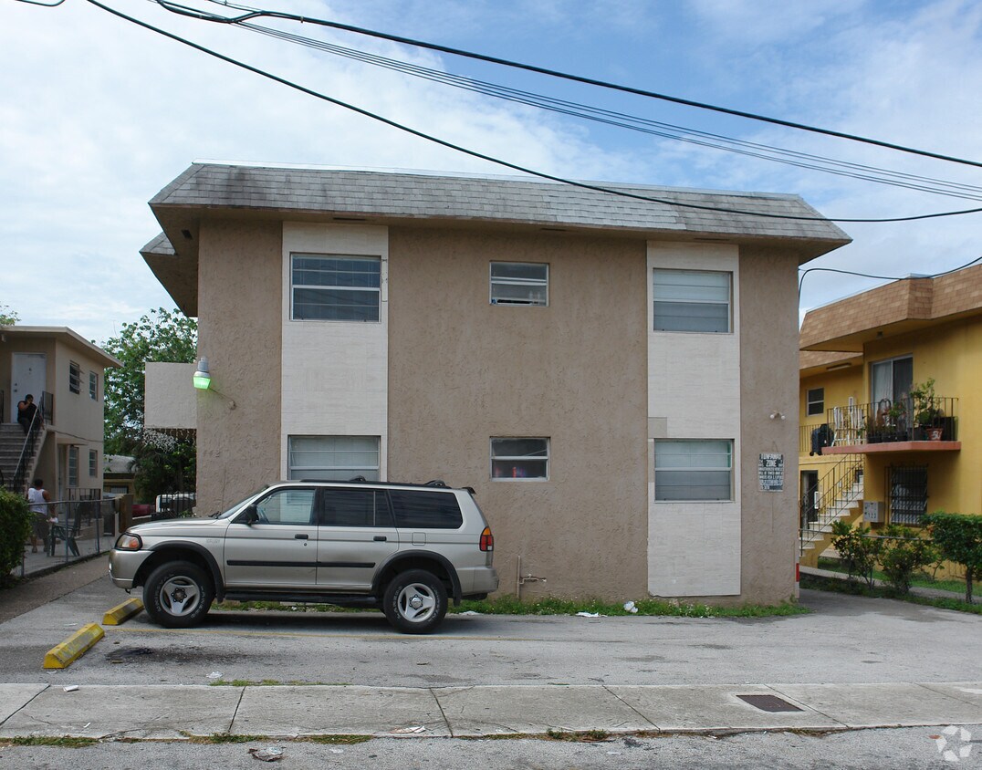 Building Photo - 442 SW 9th St