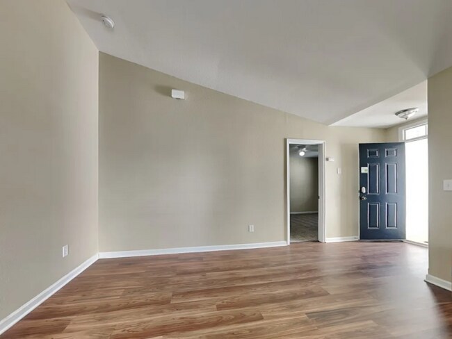 Building Photo - 1741 Beachwood Rd