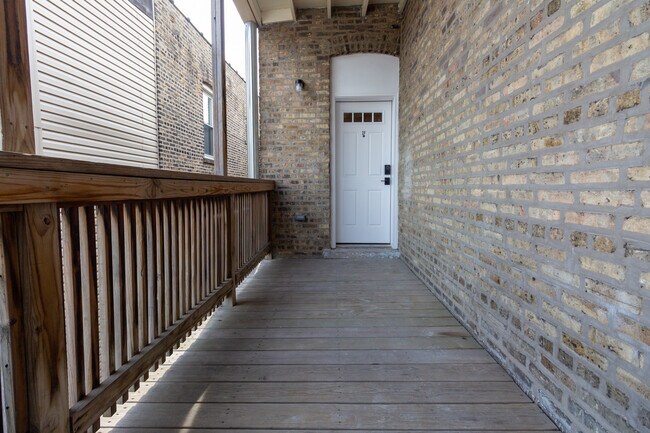 Building Photo - 2850 W Barry Ave