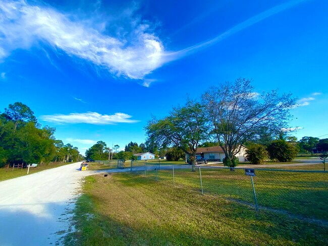 Building Photo - 16394 Pimlico Dr E