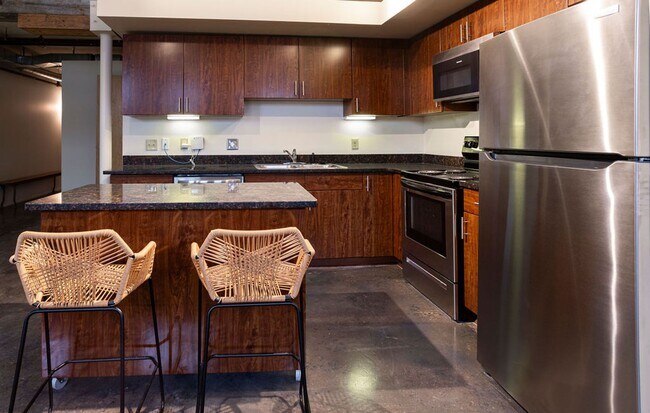 Foto del edificio - Garden View 1 Bedroom Loft Ready for move in