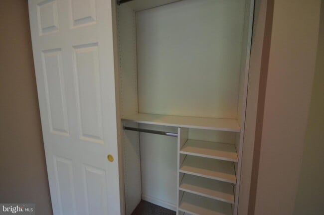 Building Photo - 613 Dresher Woods Dr