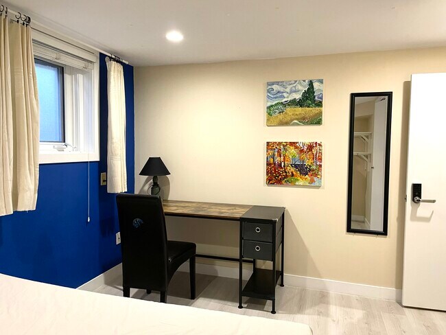 Photo du bâtiment - 2929 33rd Av W