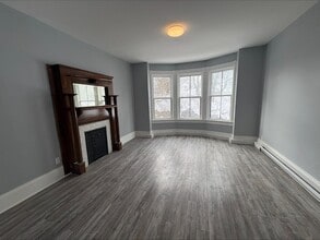 Building Photo - 48 Kennedy St