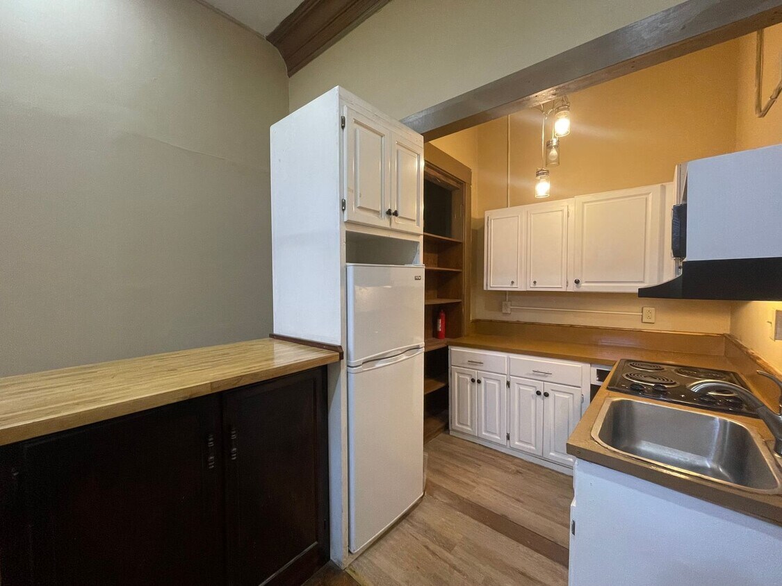 Foto principal - One Bedroom Apartment in Great Downtown Lo...