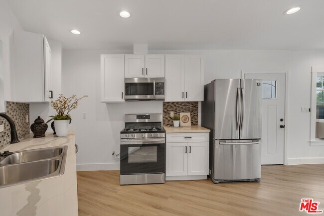 cocina - 912 Sanborn Ave