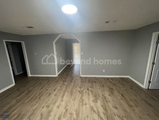 Building Photo - 204 Calloway Ave