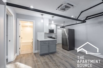 Building Photo - 1224 W Rosemont Ave