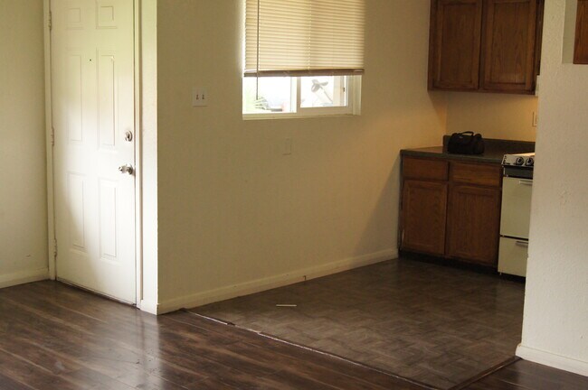 Foto del edificio - 2241 Ellis St