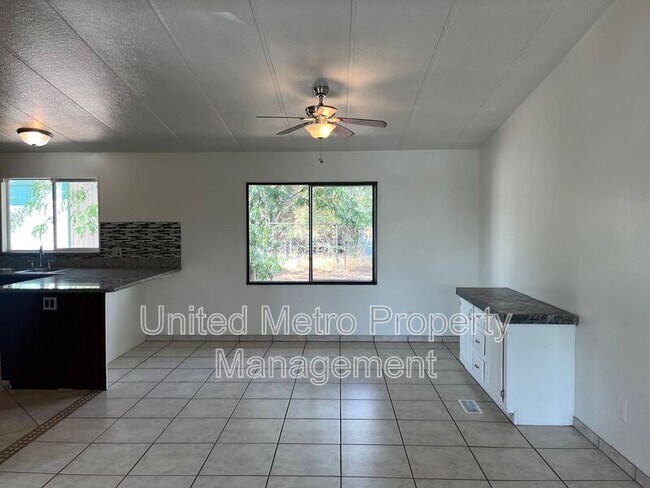 Foto del edificio - 6191 N Moonlight Way