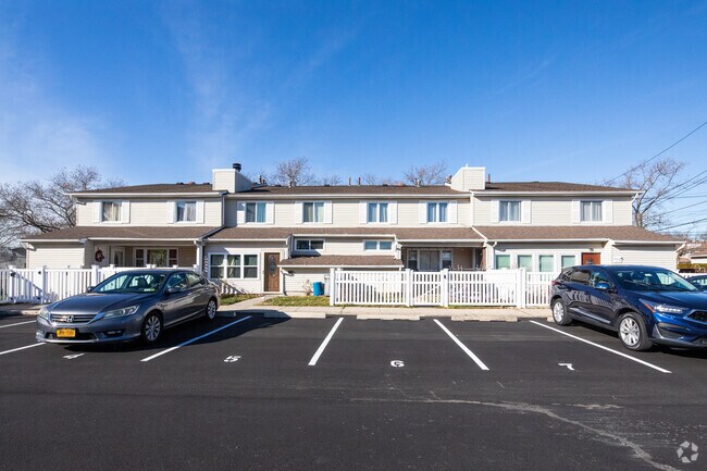 Building Photo - 1189 Richmond Ave