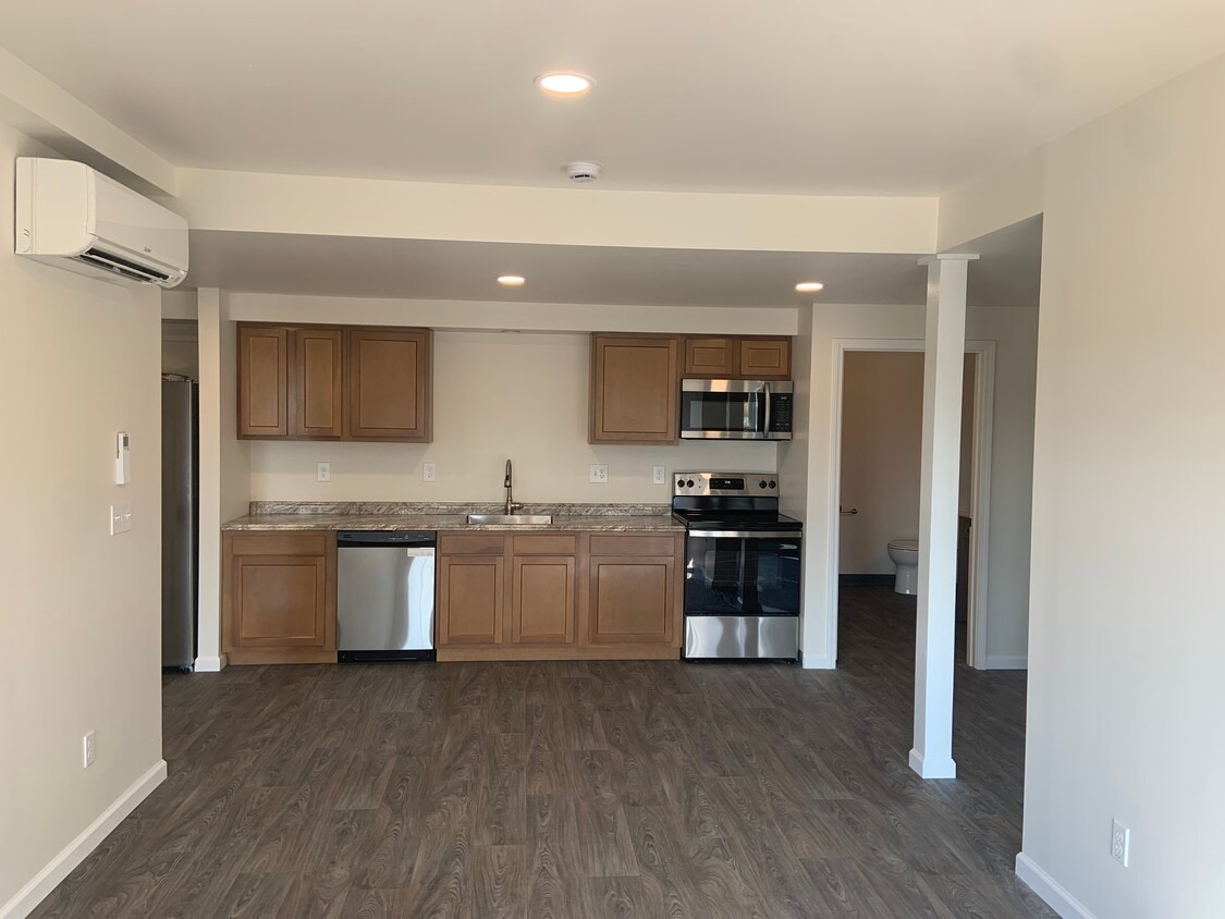 Kitchen - 5825 Baer Rd