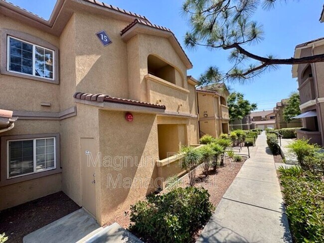 Foto del edificio - 41410 Juniper St