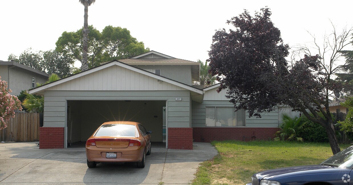 Building Photo - 2217 Manzanita Way