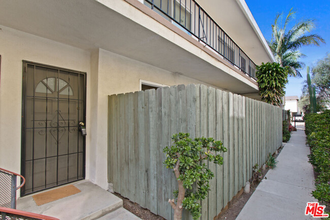 Foto del edificio - 12726 Caswell Ave