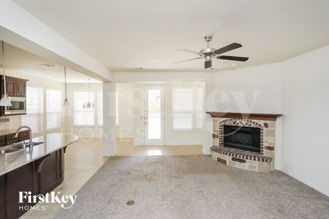 Foto del edificio - 1014 Longhill Way