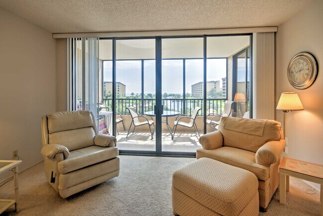 Foto del edificio - 5760 Midnight Pass Rd