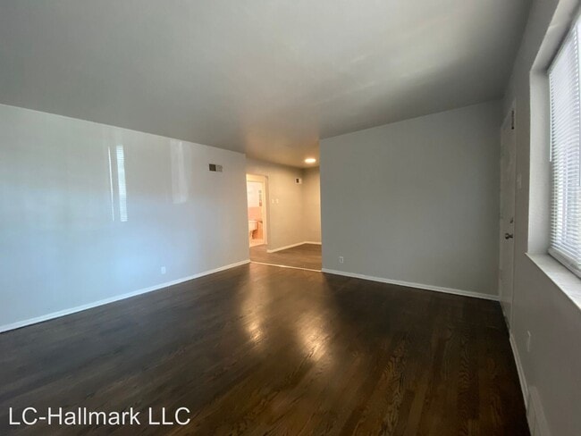 Building Photo - 3600 Hallmark Ln