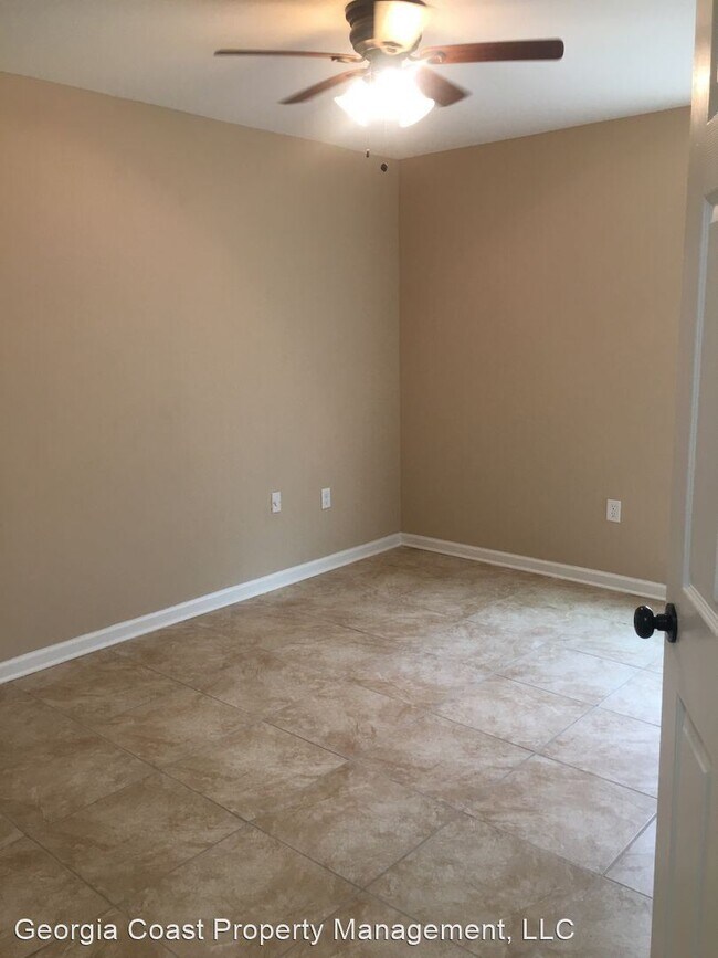 Building Photo - 3 br, 2 bath House - 132 Leeswood Circle