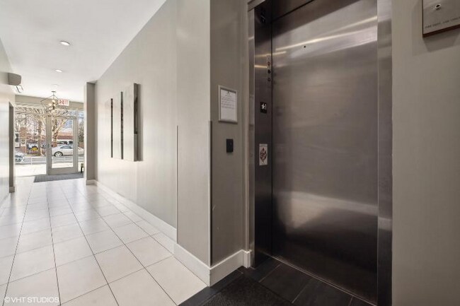 Foto del edificio - 1116 W Adams St