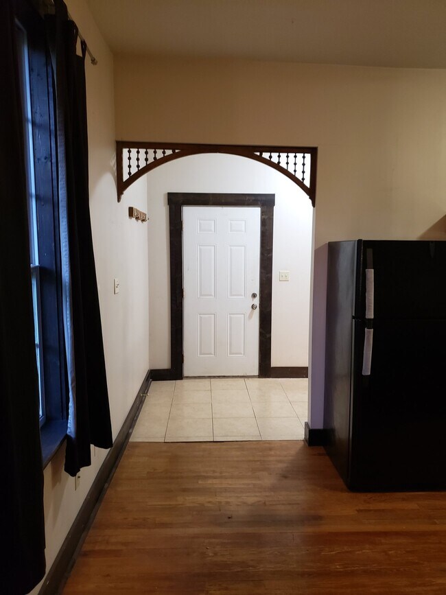 Building Photo - 1422 Coker Ave