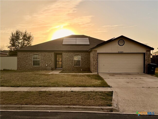 Foto del edificio - 3203 Viewcrest Dr