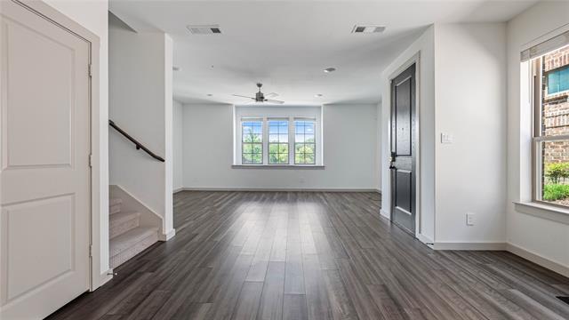 Foto del edificio - 316 Spring Hill Rd