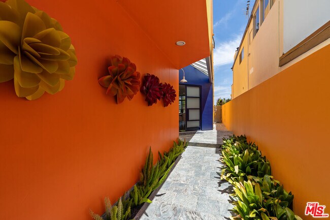 Building Photo - 2508 STRONGS Dr