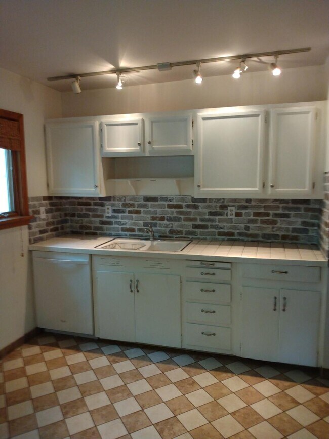 Building Photo - 218 Miramonte St