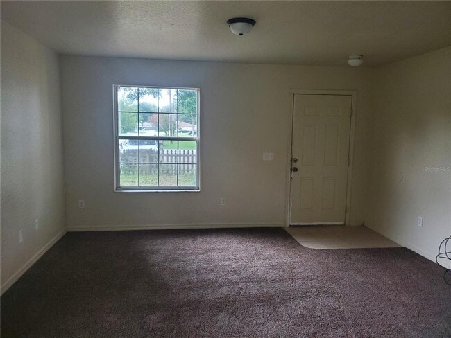 Building Photo - 15 Larch Dr