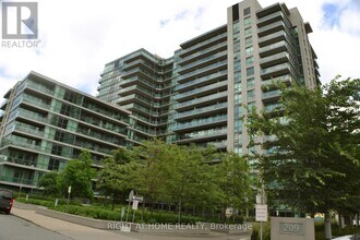 Building Photo - 209 Fort York Blvd