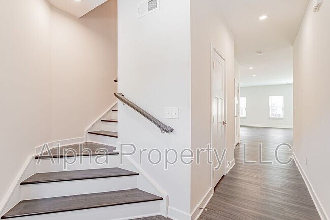 Building Photo - 130 Eagle Wood Dr