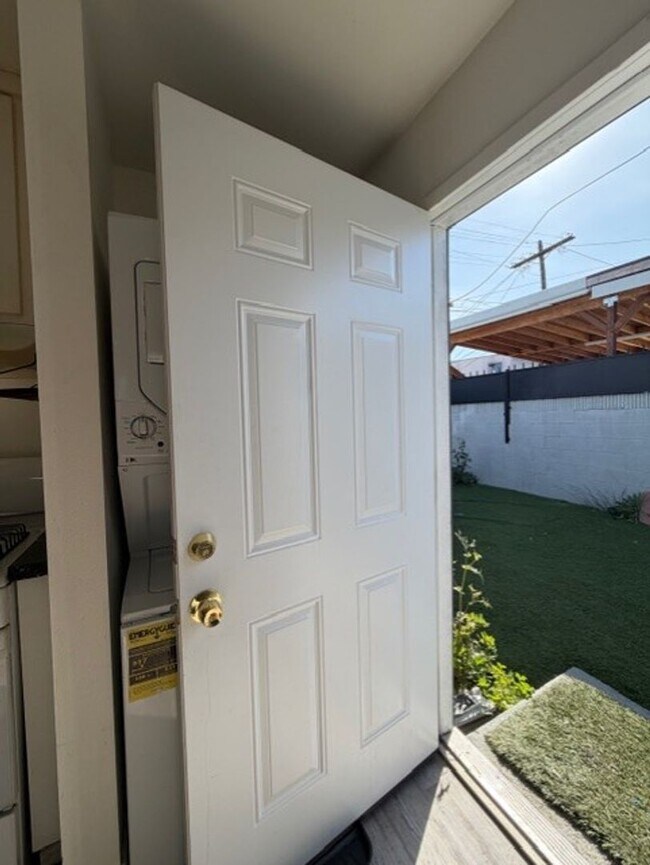 Foto del edificio - 3320 W 66th St