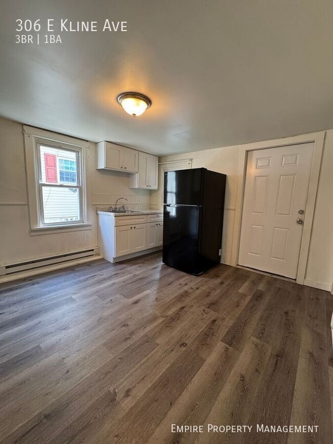 Building Photo - 306 E Kline Ave