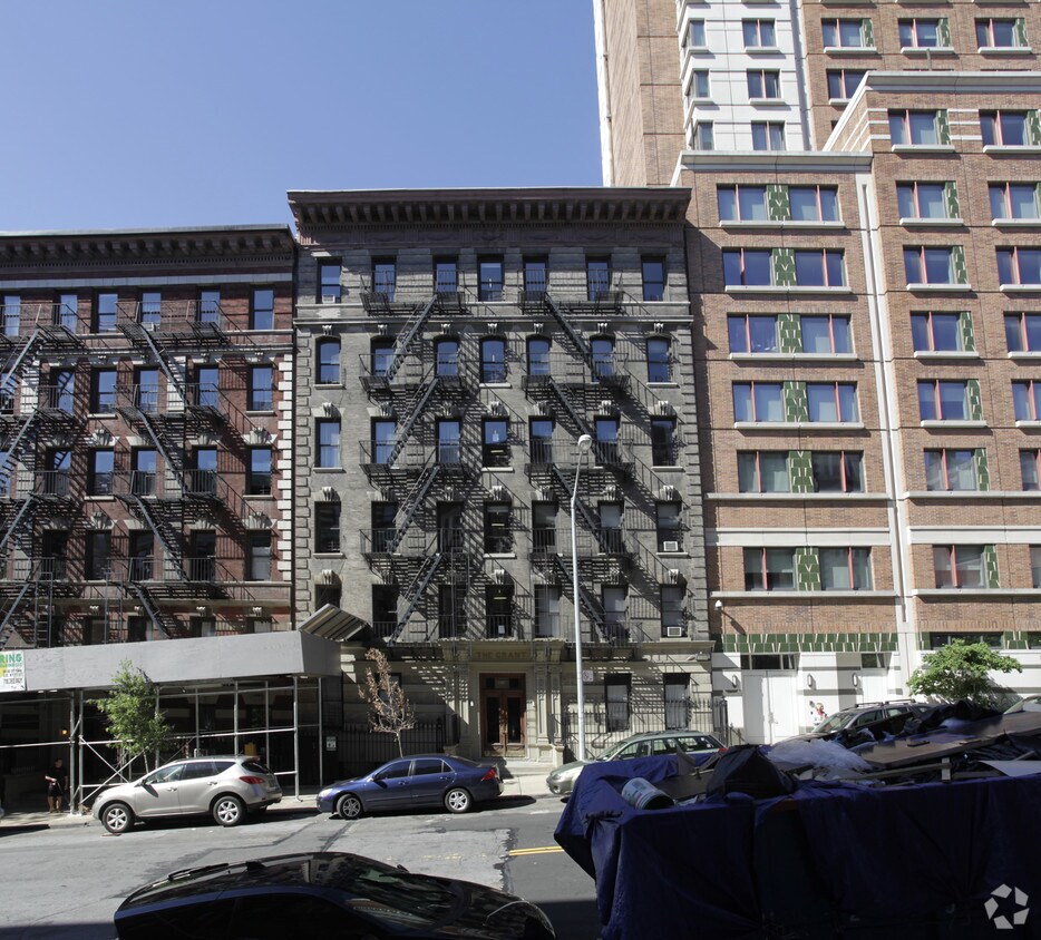 Building Photo - The Grant