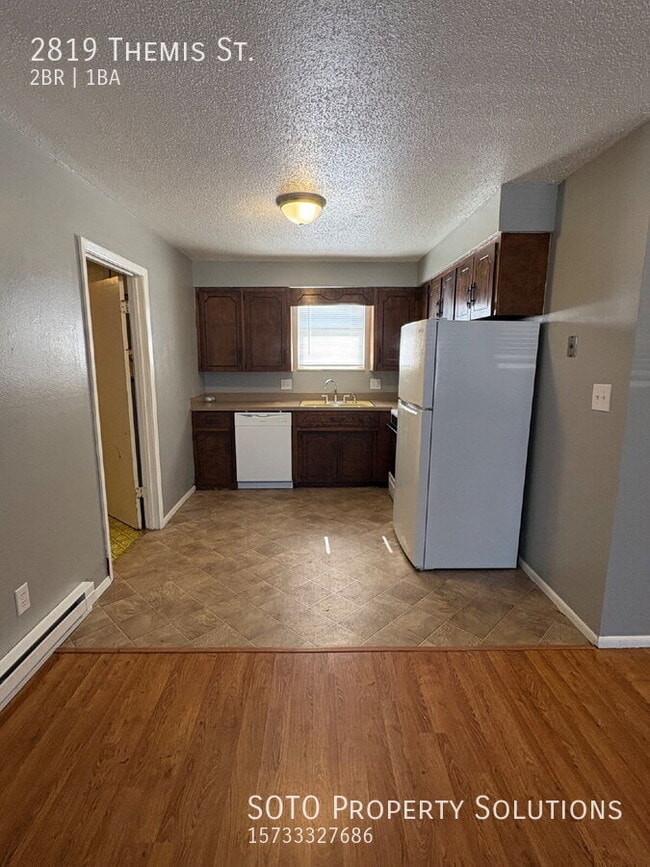 Building Photo - 2819 Themis St