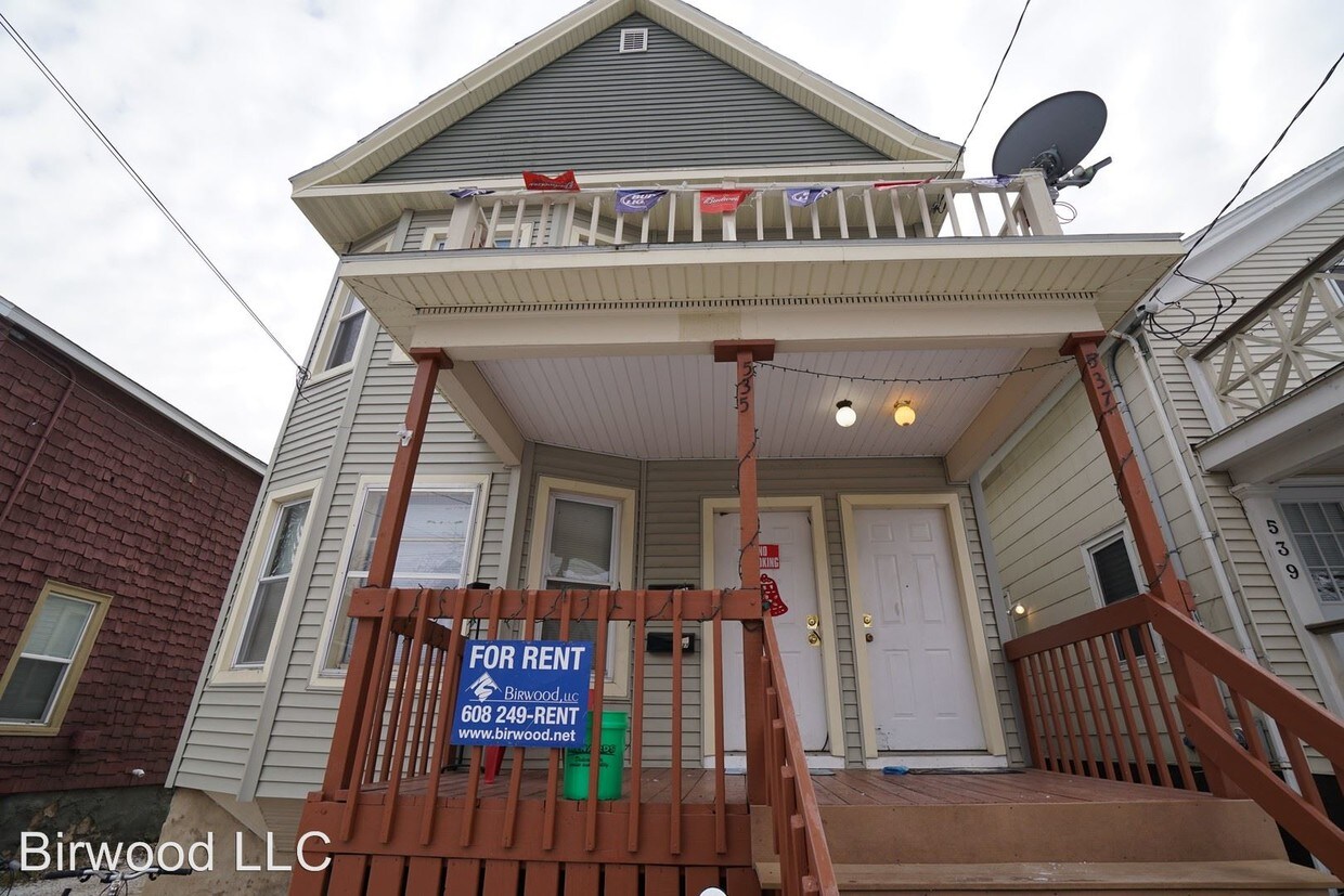 Primary Photo - 7 br, 2 bath Apartment - 535 W. Mifflin St.