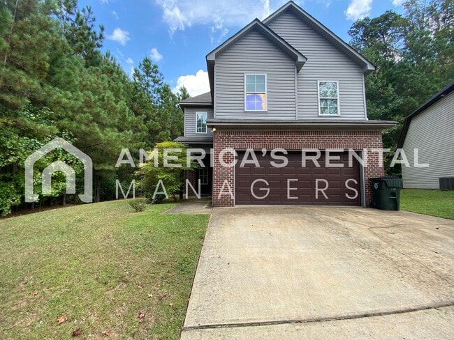 Photo - Home with Private Back Yard Available For ...