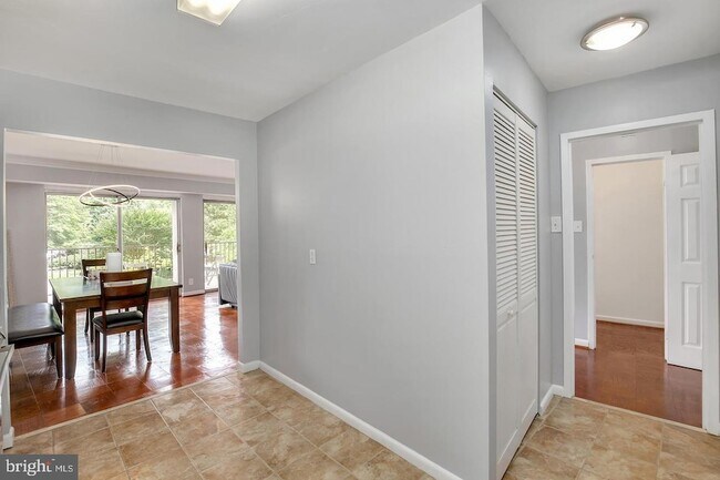 Foto del edificio - 9039 Sligo Creek Pkwy