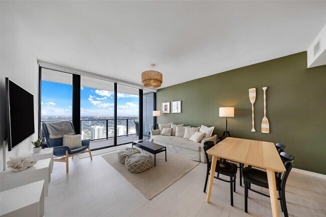 Building Photo - 1000 Brickell Plaza
