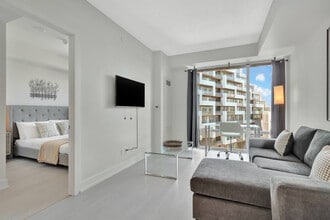 Building Photo - 28 Black Willoway