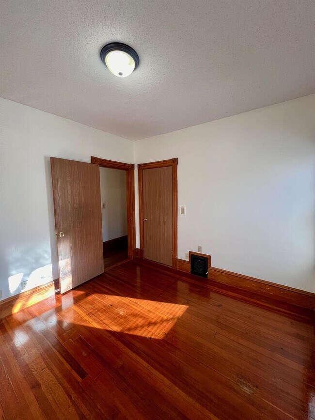 Foto del edificio - 22 Temple St