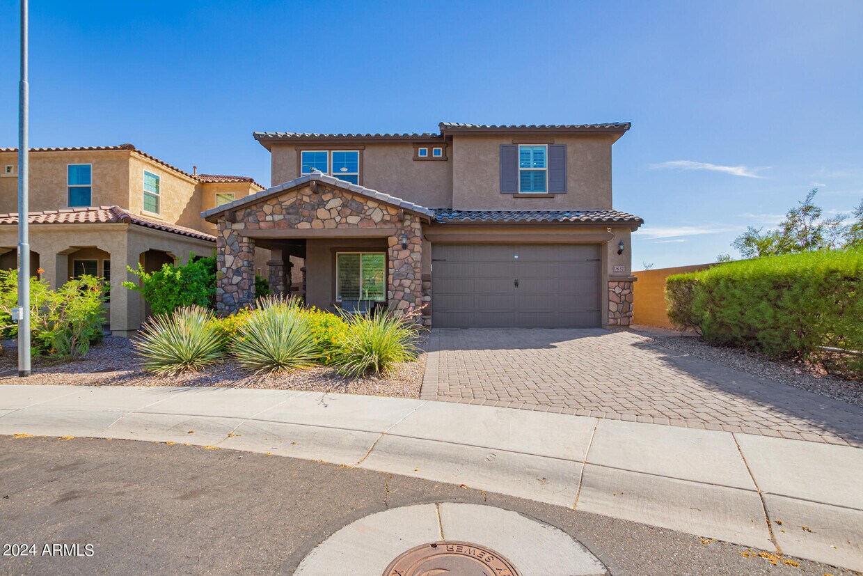 Foto principal - 1837 W Spur Dr