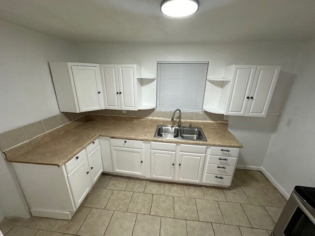 JP - Early - JP - Early Apartment