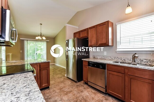 Building Photo - 3 Bedroom Pet-Friendly Home in Indianapolis, IN with Main Street Renewal