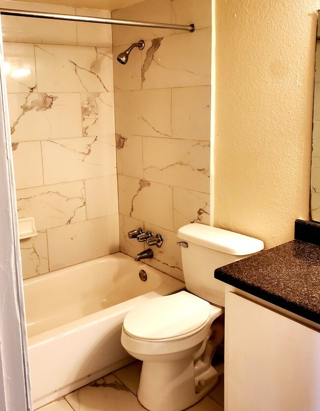 Turtle Creek Apartments 2800 W T C Jester Blvd Houston, TX